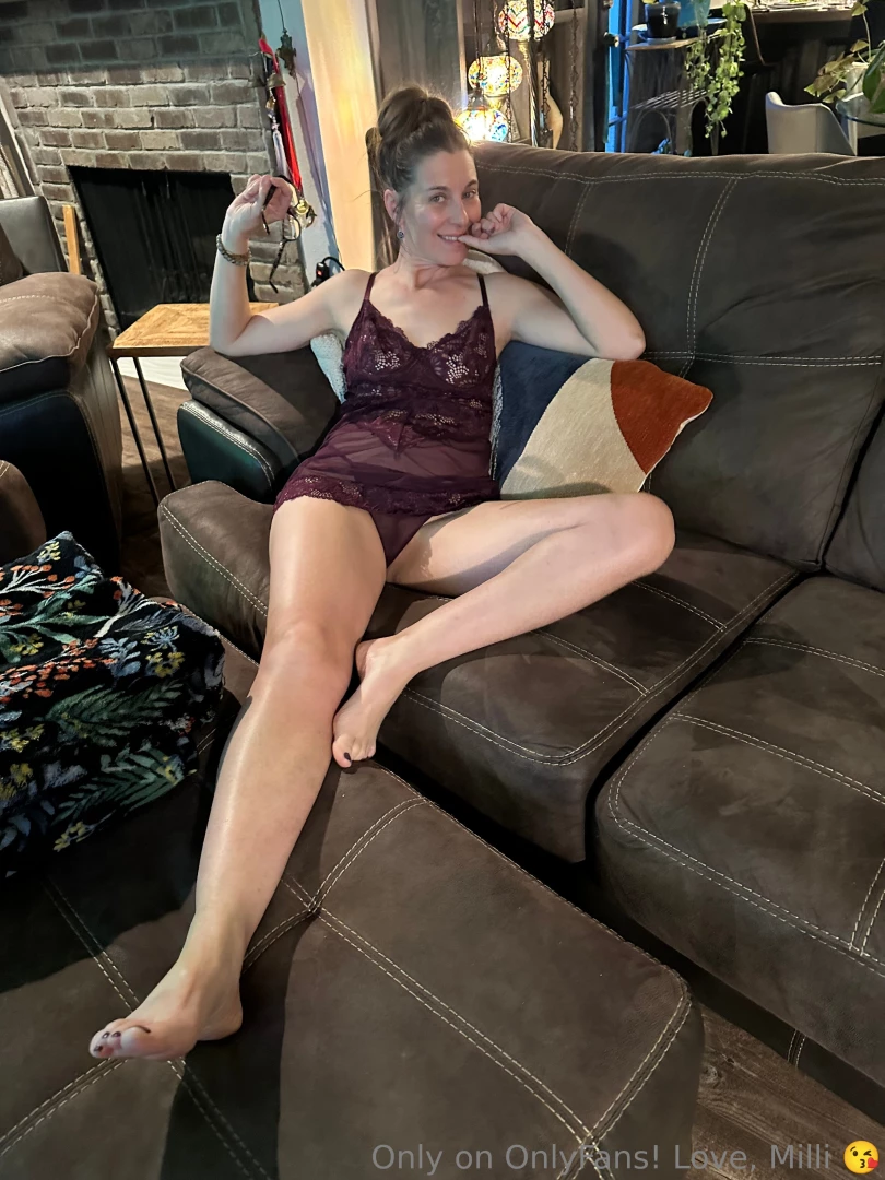 This is the couch in this full-length vid with foreplay of pussy 