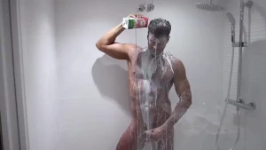Cachondo en la ducha con leche im genes nuevas