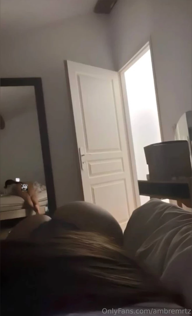 B b je m ennuie viens me parler en pv 