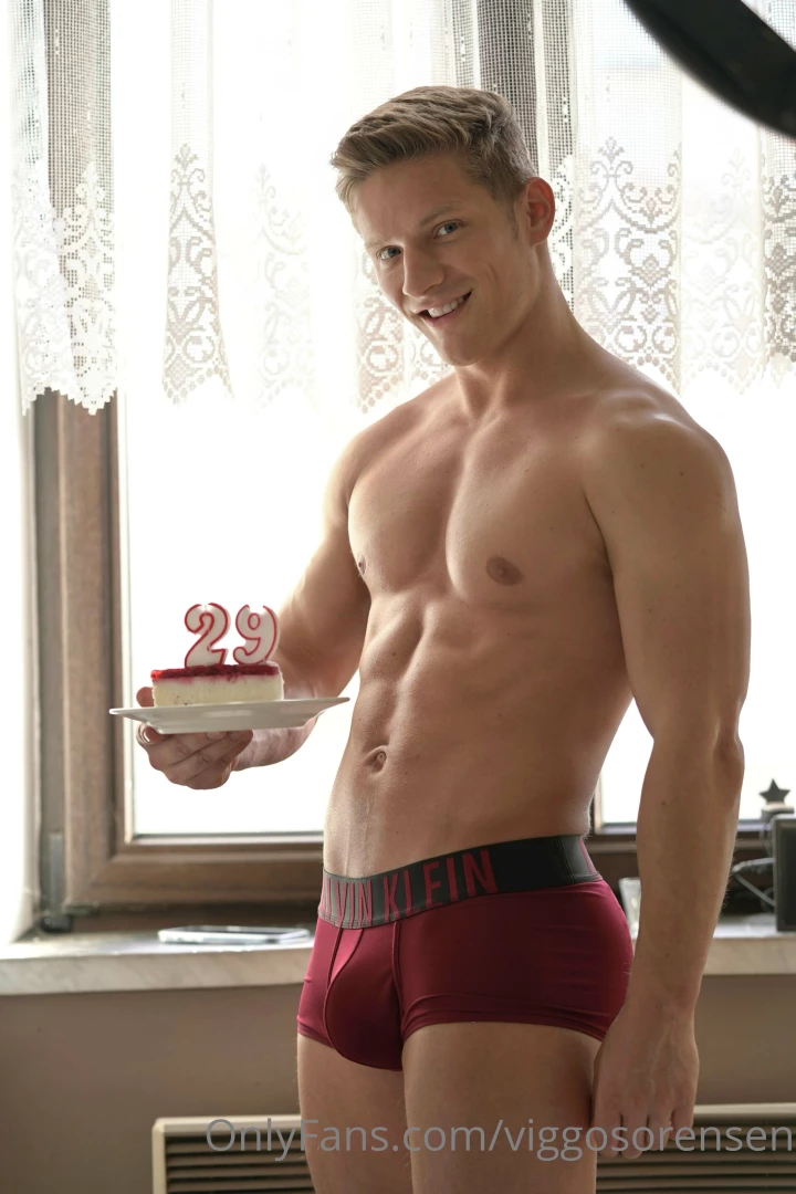 Guys today i turned to be 29 i still can not believe because i feel 