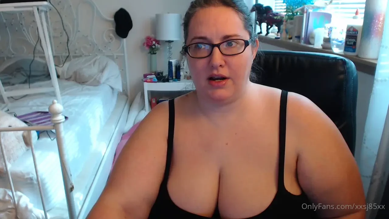 Song request and a pussy flash 