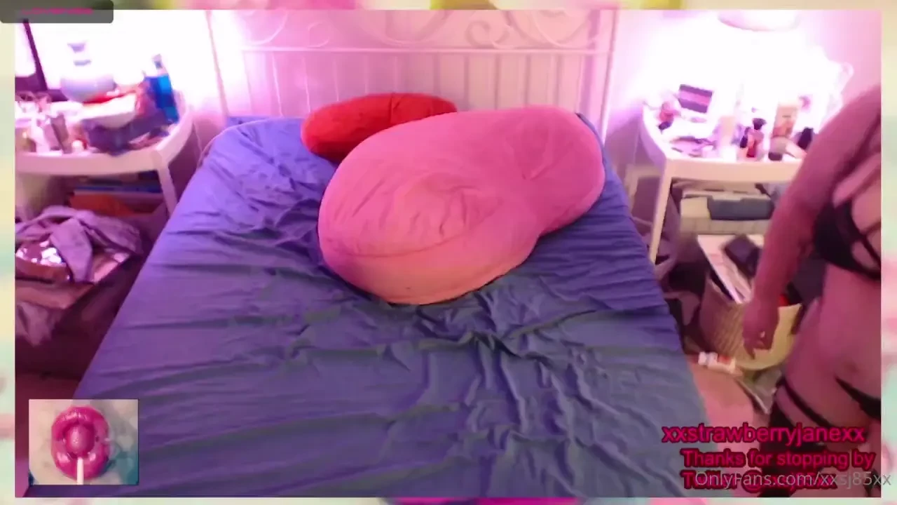 Clip from the cam show the other night damn it i though i recorded 