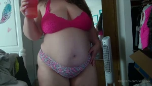 xxsj85xx - Listening to music in a pink bralette and thong part 2 