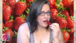 xxsj85xx - Strawberry tease - raw edit are longer videos good so you can edge and 