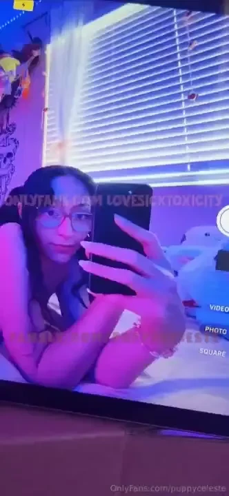 Wait why is taking nudes on my ipad kinda hot 