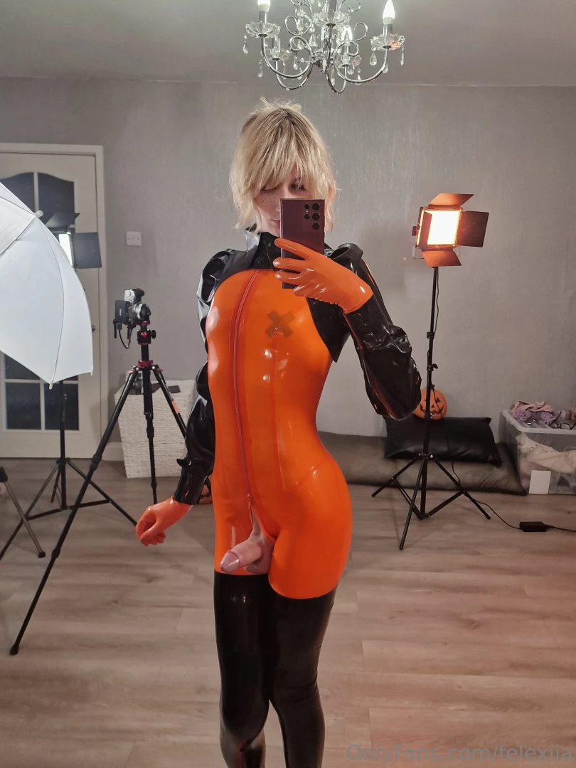 Can i get someone to take all the seed out of this lil pumpkin part 5 