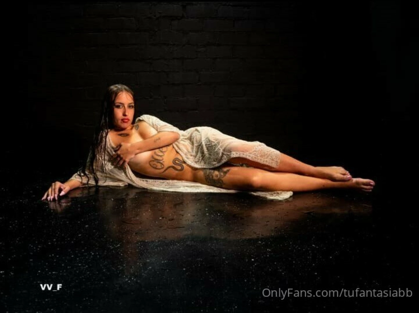 I am beautiful as a goddess and hot as fire i know i will make you 