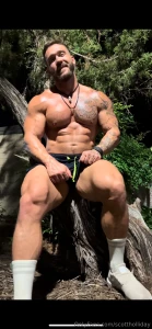 Hey daddy wanna worship me dm me and let s have fun