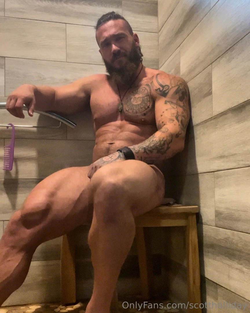 Wanna see me sweat and wet dm me 