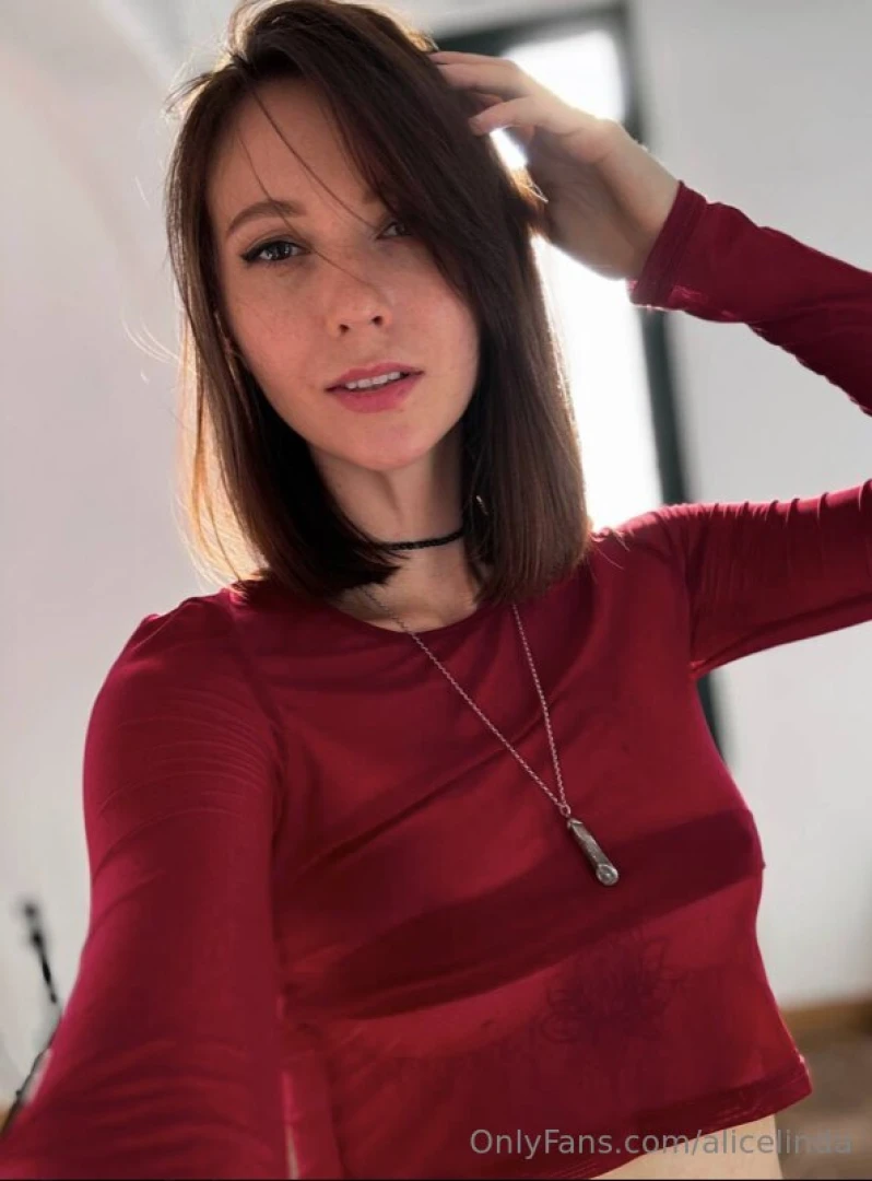 We finally made it to friday wanna go on a date tonight 