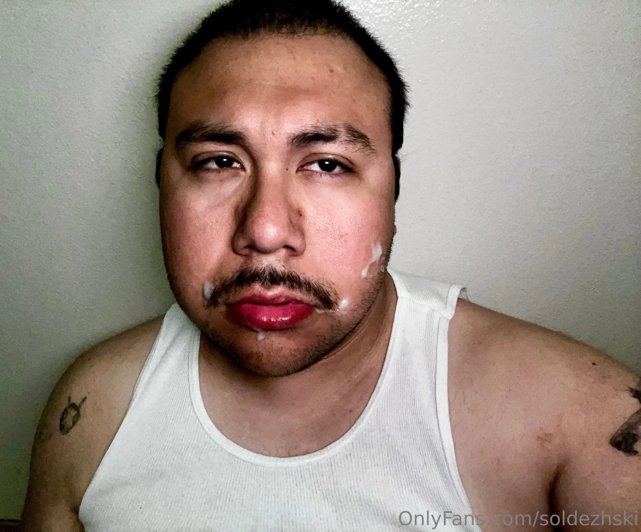 Who s gonna cum on my face next 