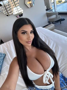 Should i bring out this outfit again