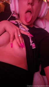 Would you support your gamer gf from under the desk while the mic is part 1