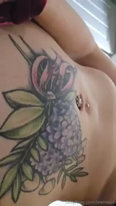 Squirting in my car so milky and creamy 