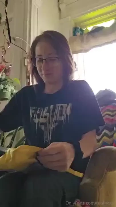 Tonight at about 9pm daddy will be here to use thos anal hook on me 