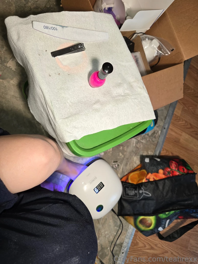 Before i leave i m doin my toes 