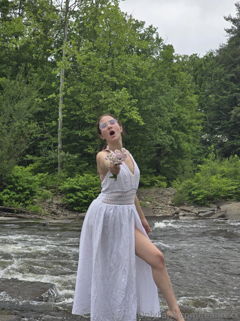 Exhibitionist i suppose 