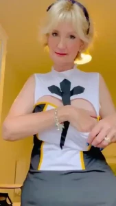 Sister spencer is getting ready for our service at 6pm i hope you re