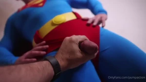 Giving superman a wank