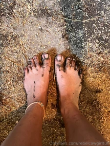 How my feet normally look on the farm