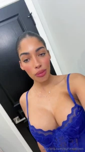 aurorapillows - Unlock this for me baby and get a live viewable snap of my titties 