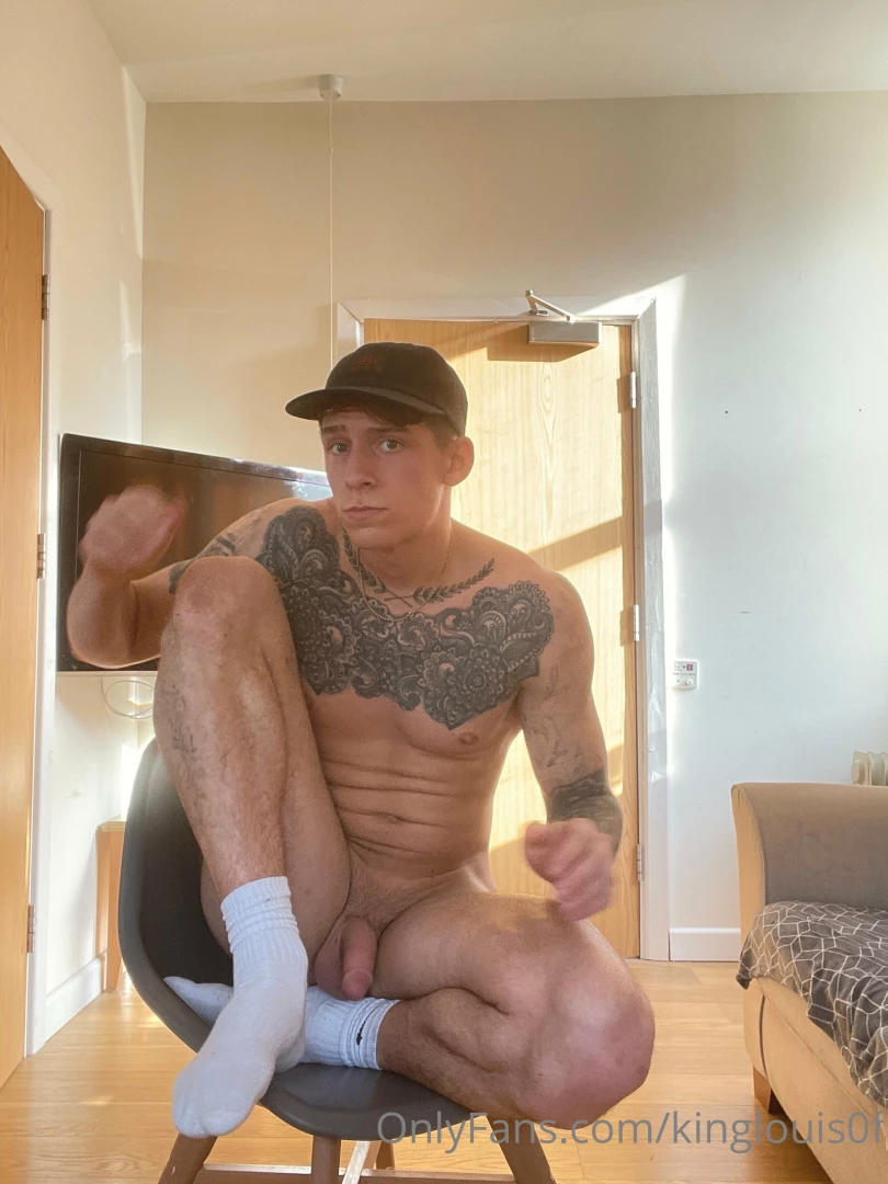 Me working with a chair cheeky content who wants to be this chair so i part 2 