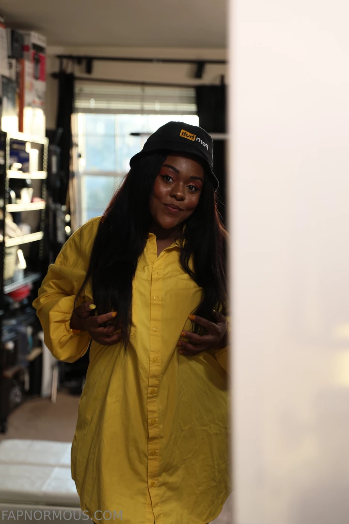 I m tryna see you grab a handful of titties and have your way with 