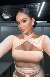 Happy monday babe dm me and let me make all your dreams come true