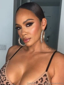 Bogo for the rest of the night open any locked message and i ll send