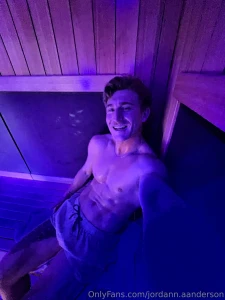 Daddy is hot sweaty and his abs are glowing part 3