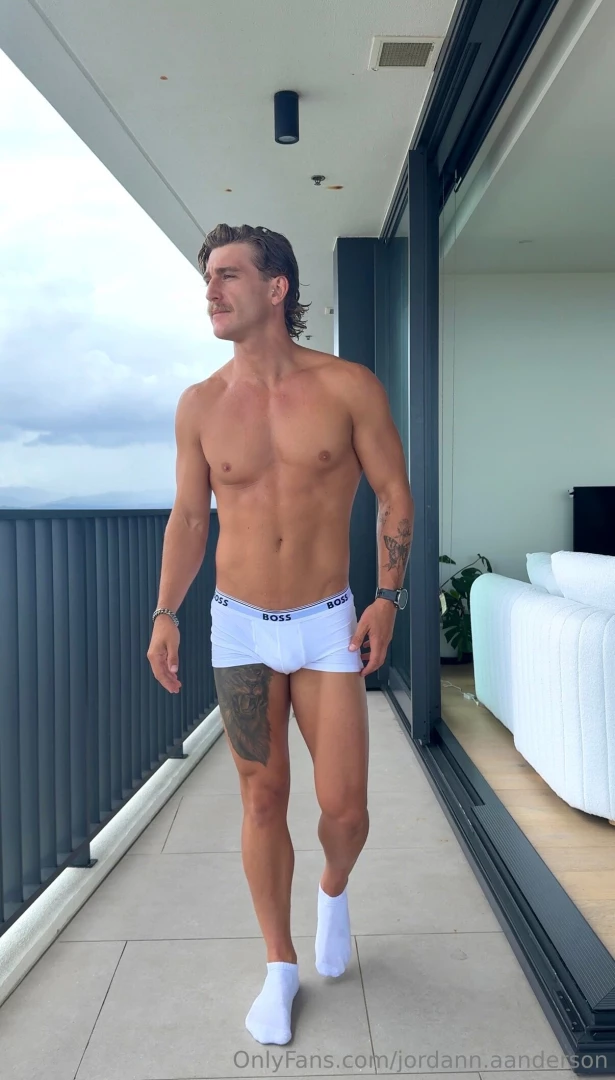 I wonder who has the better view me or you part 1 