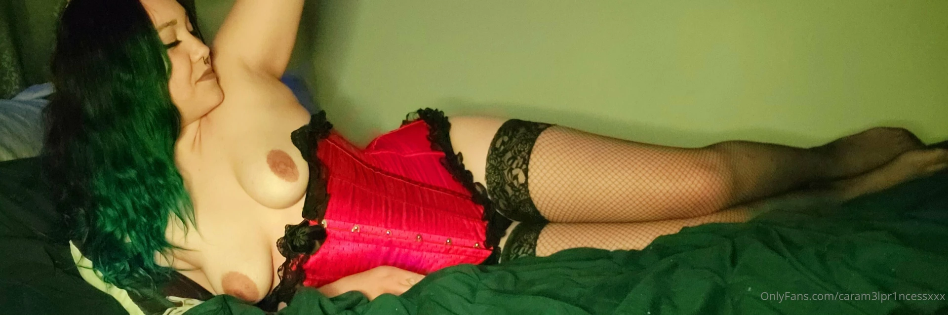 My first lingerie set this corset looks so fucking good on me part 2 