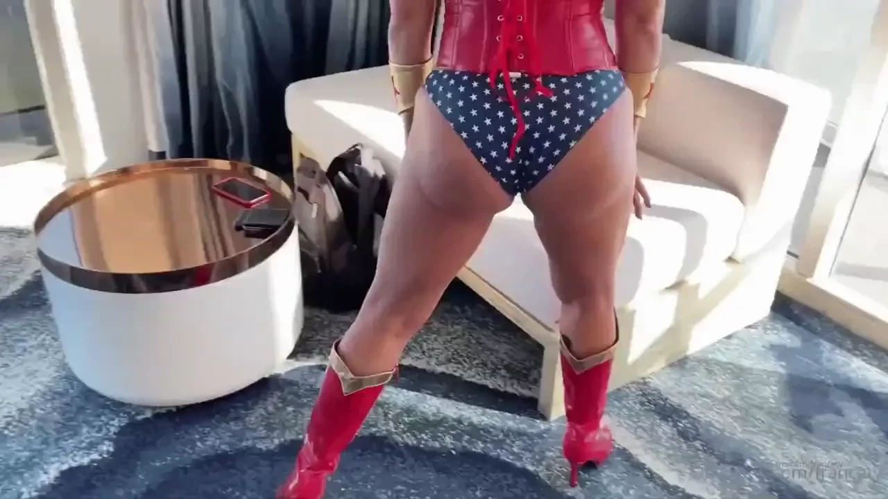 Anal wonderwoman fuck i just flew into your balcony as wonder woman 