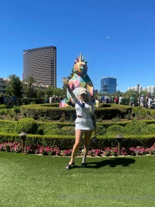 Watching football players play golf part 3