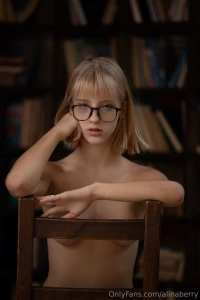 Jessica_jess has so much hot content that will make you cum in a part 4