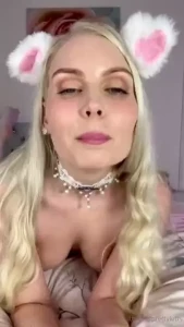 Meow purrrrr solo kitty play