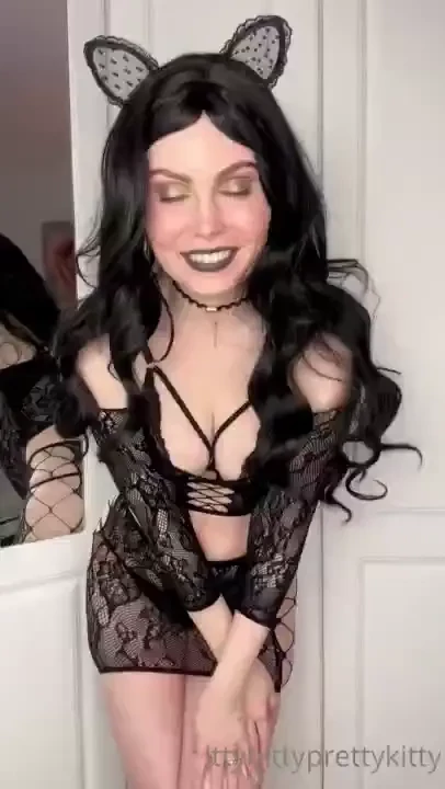 You better be touching yourself while i get naked solo 