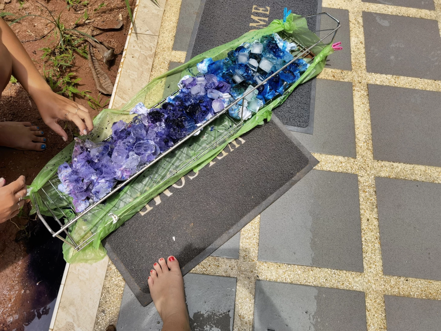 Tgif my friends and i are trying ice tie-dying i ve done a t-shirt 