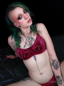 I was lightweight worried that i was going to look too christmas-y part 1