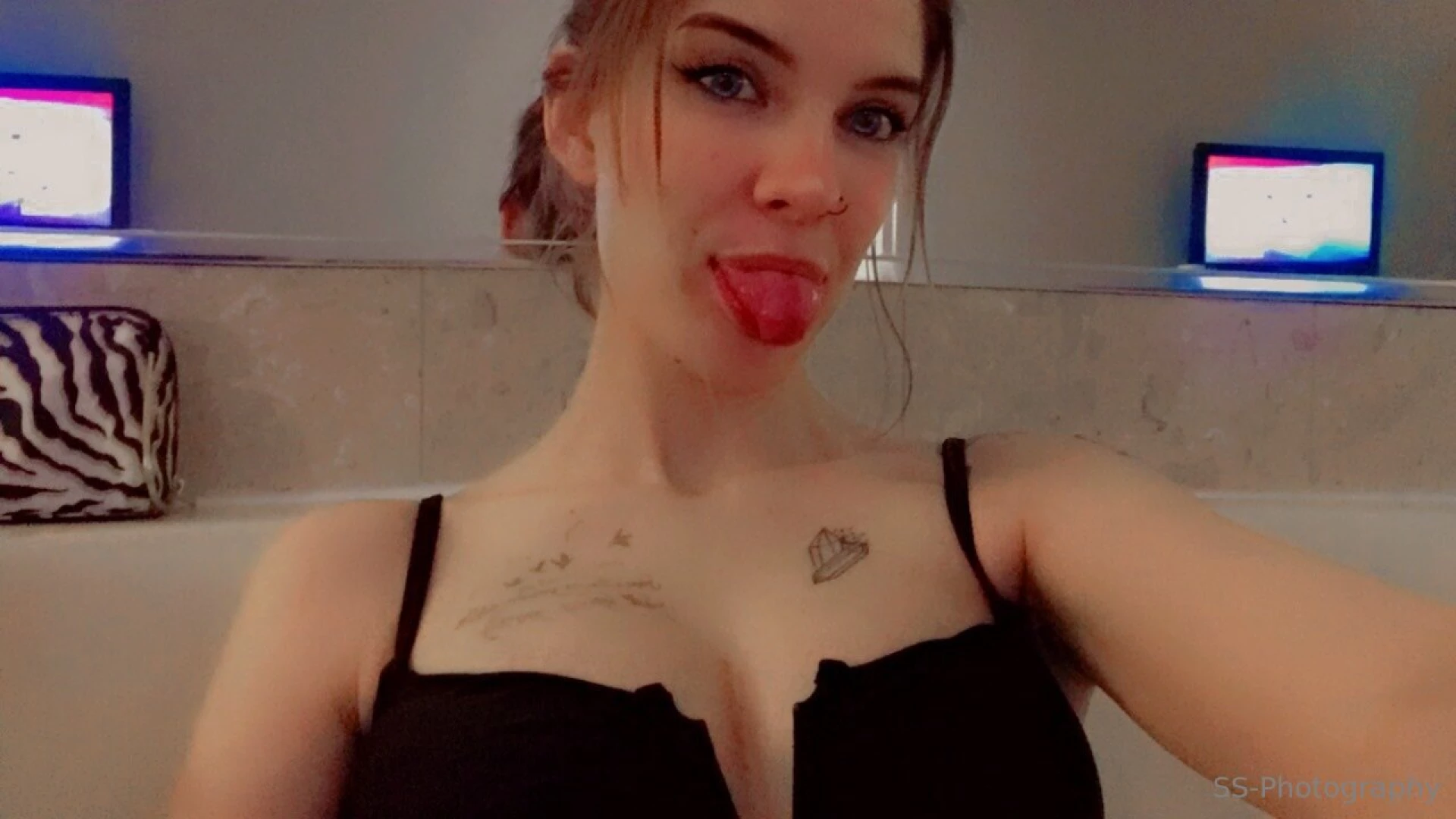 Imagine me naked and touching myself tip me and i ll do it right in part 1 