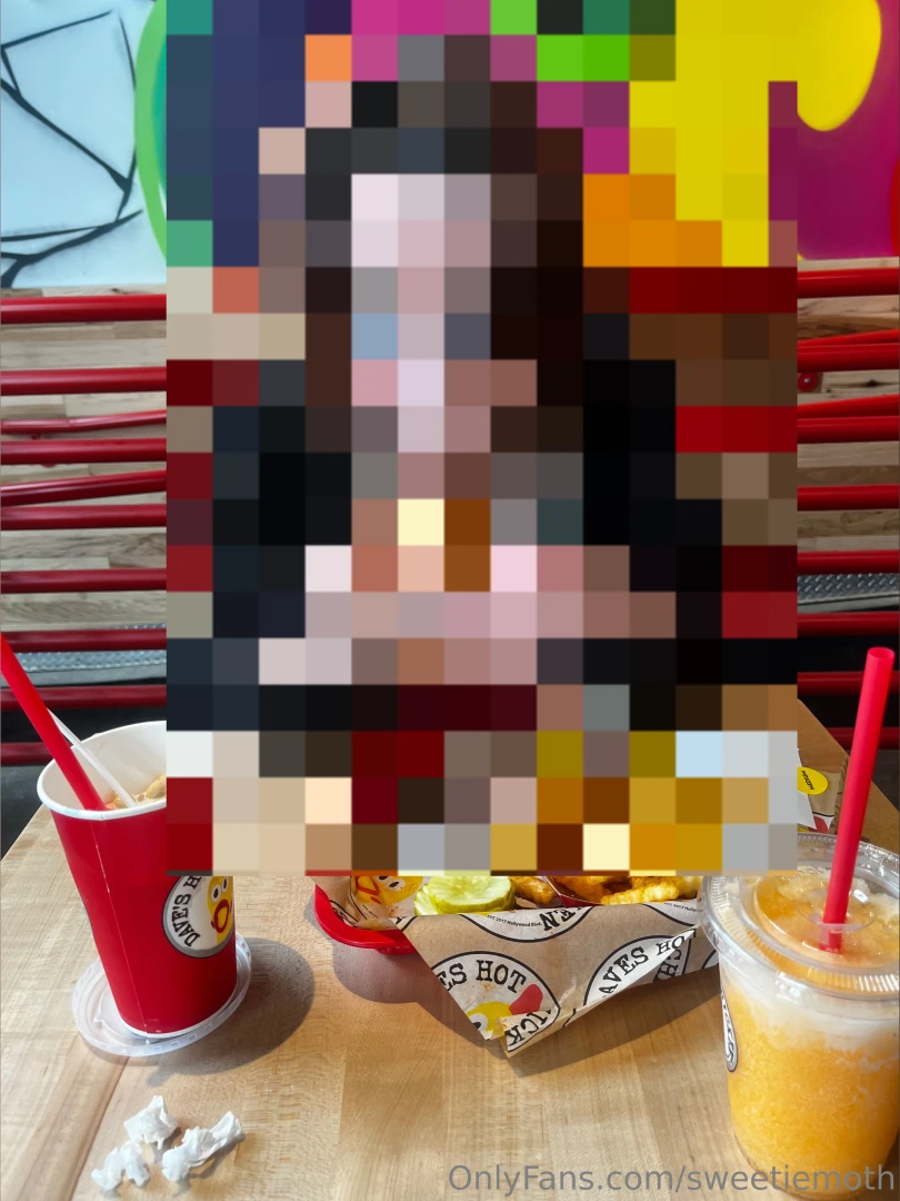 Tried dave s hot not chicken for the first time love the cauliflower 