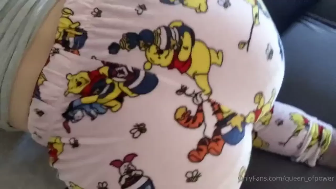 Farting in my morning pjs damn that fart smells like last night dinner 