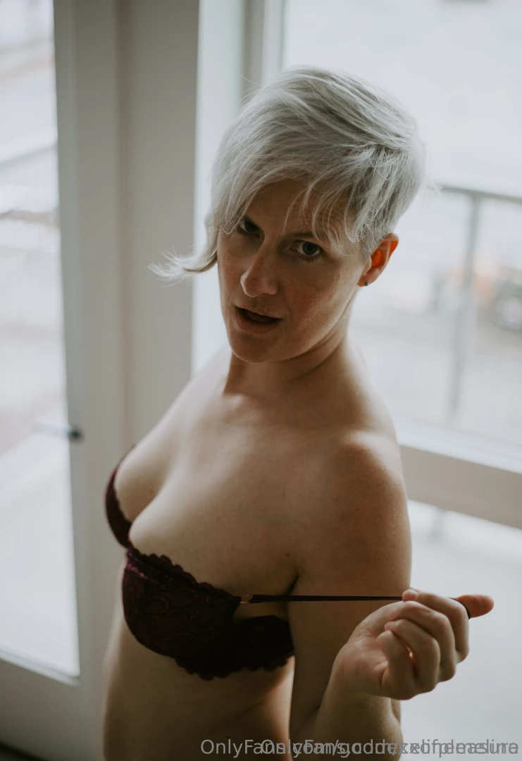 You re best friend s milf goddexxofpleasure stop scrolling ready to go part 2 