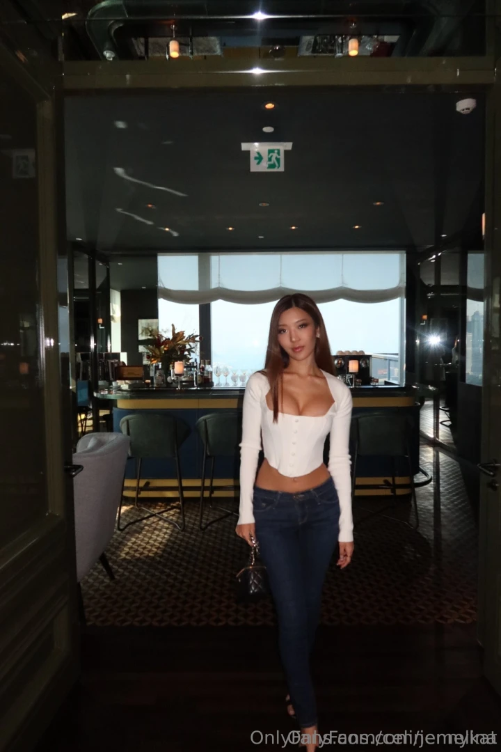 Welcome to my free page it s where you experience irresistible charm 