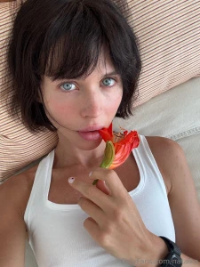 What flower do you associate me with part 6