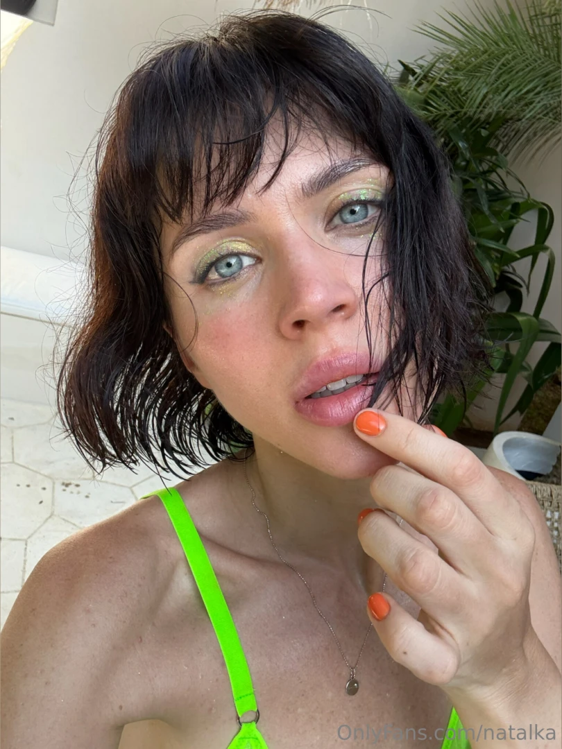 Come a little closer i don t bite 