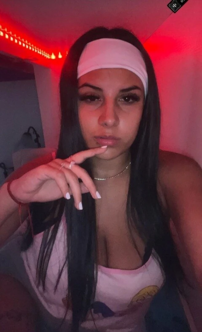 Occhi da cerbiatta scrivimiii che ho voglia di chattare un p 