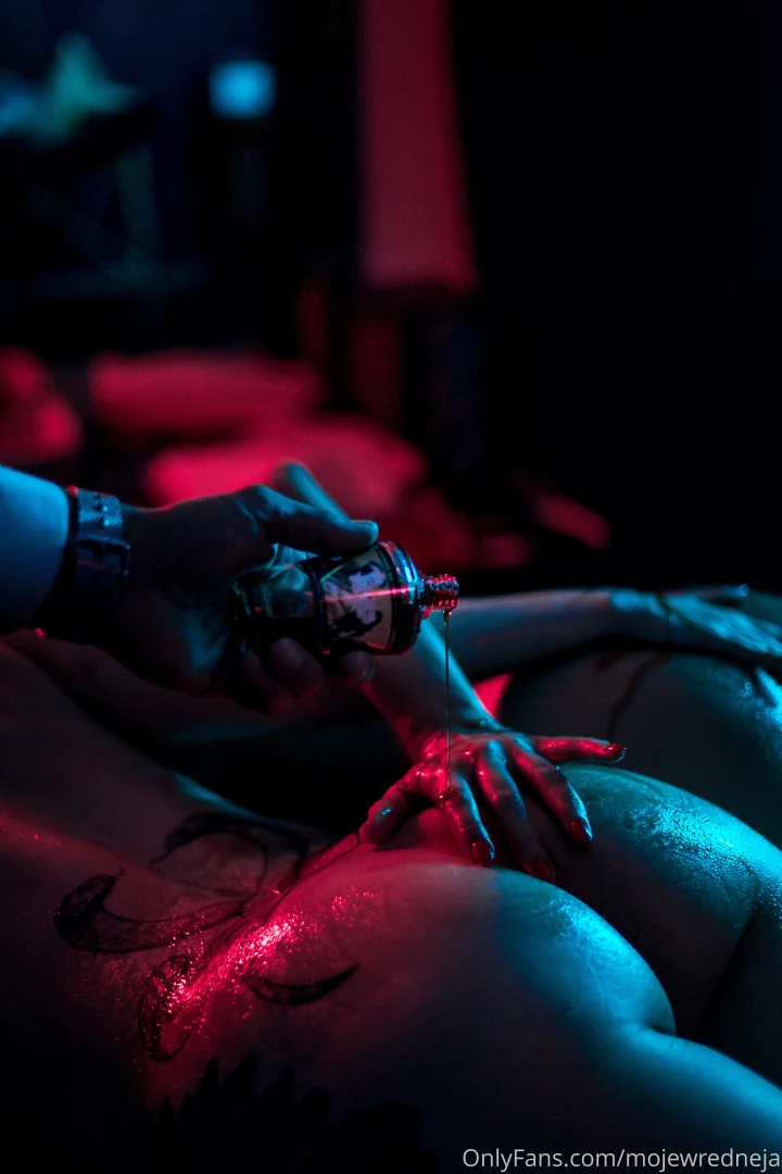 Perfect plan for the night would you mind oiling our beautiful butts 