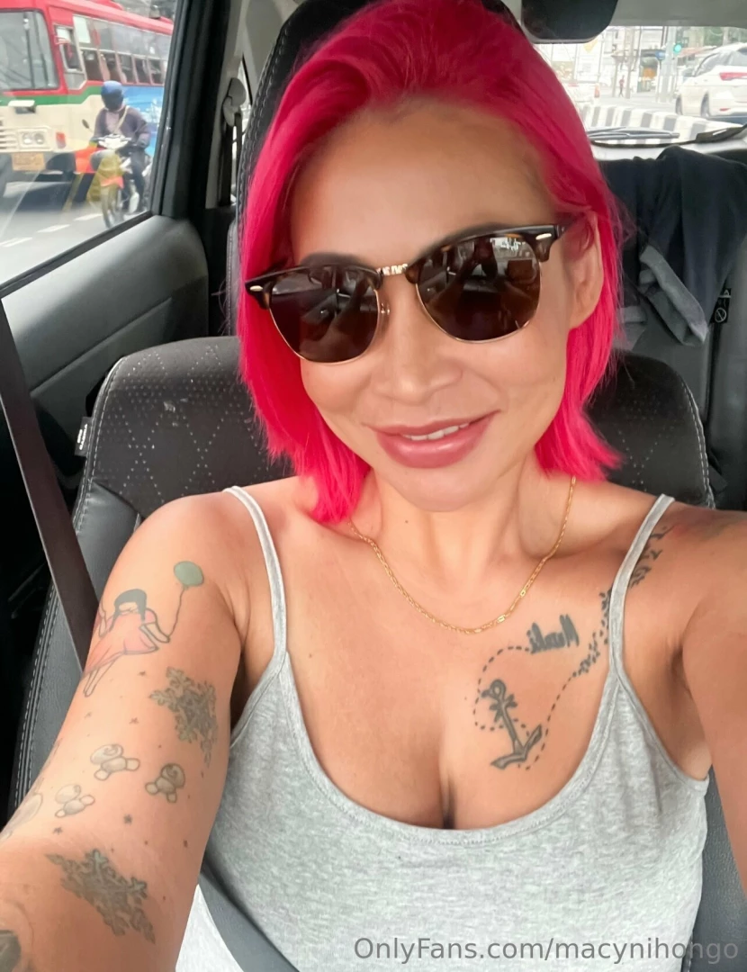 Felt like being worshipped today don t keep me waiting 