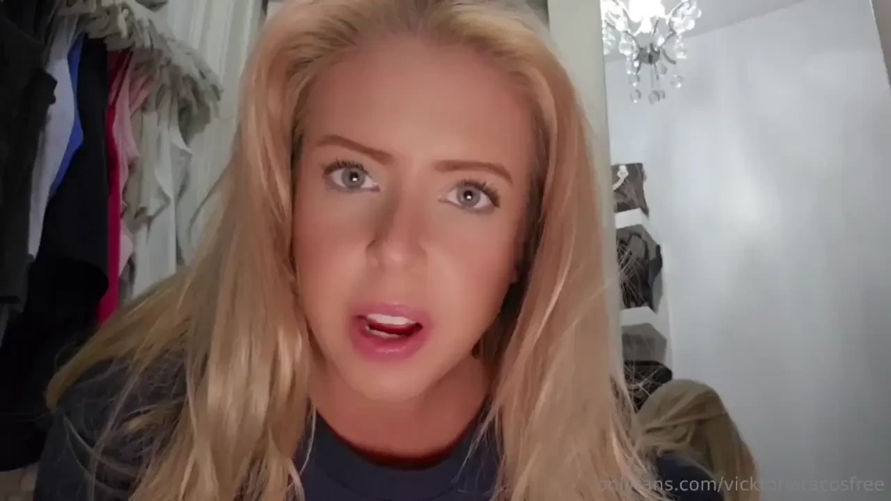 Crazy ex girlfriend makes you breathe nothing but her farts realistic 